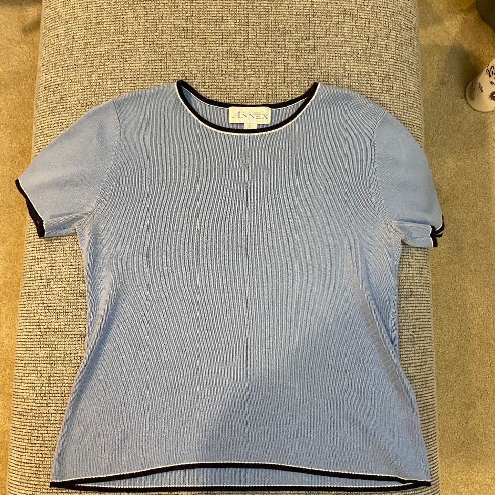 Casual Corner Women’s Sweater Tee